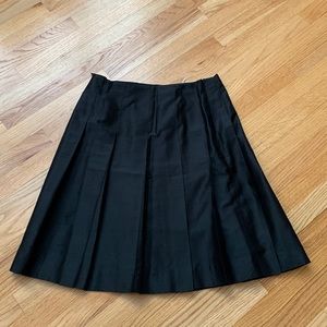 Banana Republic 100% silk pleated skirt